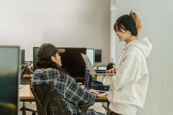 募集している求人：【デザイン】Webディレクター(ミドル)