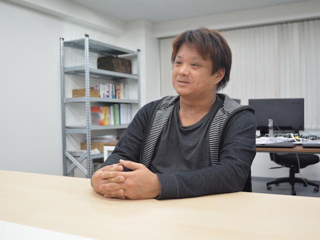 エンジニア 佐々木氏
社内はフラットで、仕事の裁量が多い同社。自分のペースで仕事できるので、プログラミングにも集中できるという。