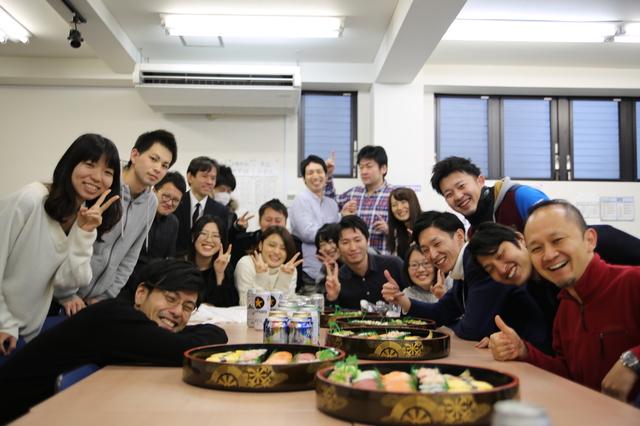 現在の社員数は60名。平均年齢は20代半ば。若い社員が活躍している。