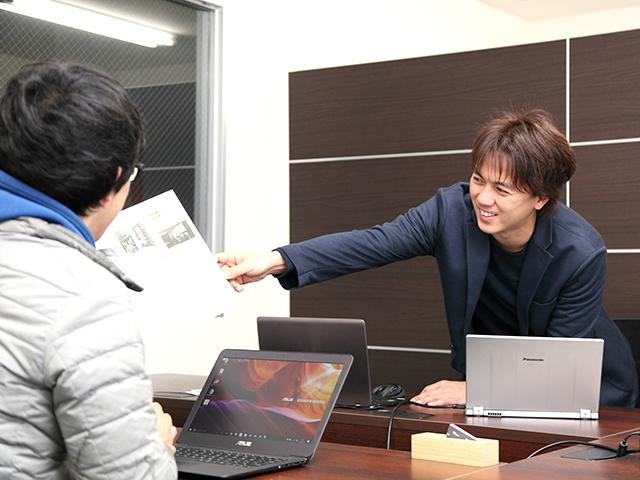 日比氏が代表を務める関連会社の株式会社ライトリンクジャパンとともに、中国・深圳に本社のあるライトリンク社製のLEDディスプレイをあらたな商材に加え、照明・映像機材の総合販売代理店としてあらたなステージへと移行するタイミングを迎えている。