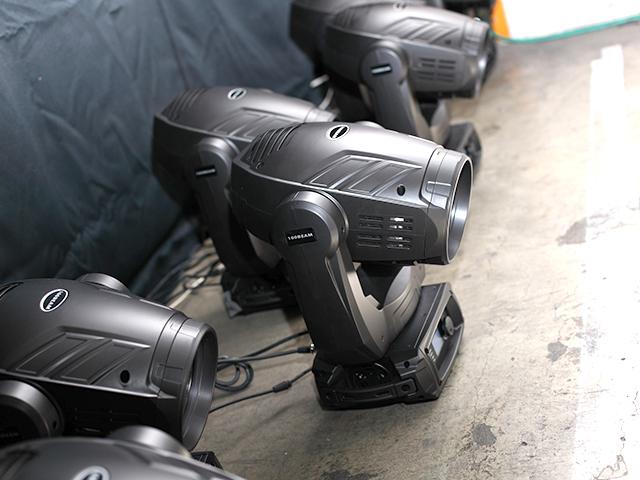 コンサートやクラブ、イベント、展示会などで用いられる特殊照明機材の輸入販売を行う同社。