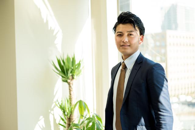 新卒で入社し5年目で、セクションマネージャー。
年齢・年次関係なくフェアに評価します。