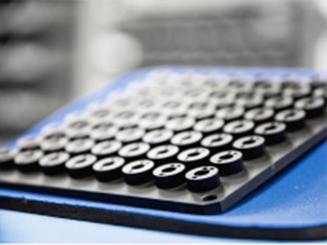 主力事業となる「IoT関連事業」で、主にカメラのCCD/C-MOSイメージセンサ向けの光源装置の製造・販売を行っている。