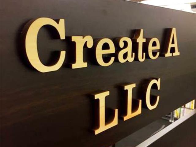 新規事業のアイデアが独立のきっかけ。本田氏と曽根氏の2人で前職の会社を飛び出したという。