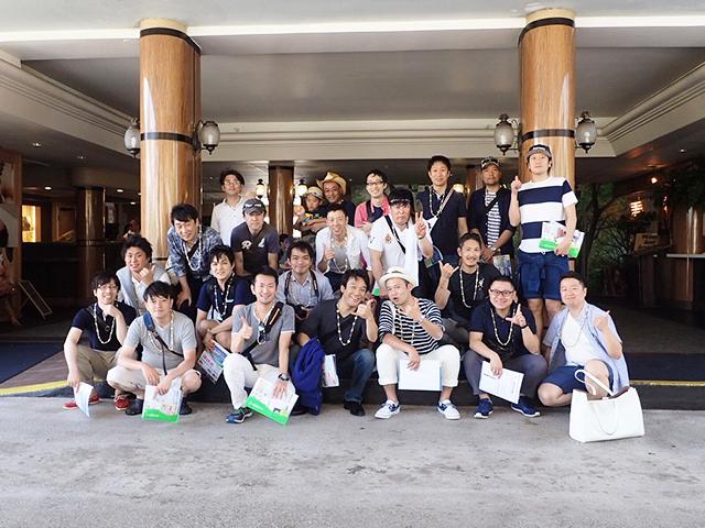 花見や花火、BBQやソフトボール大会など、親睦を深める機会も多い同社。2016年度は、社員旅行でハワイへ。