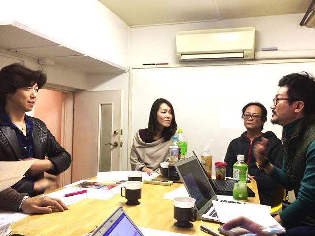 クライアントに出勤して戦略を設計。プライベートでも親交があり、仕事の相談やアドバイスをし合う不思議な関係でもあります。