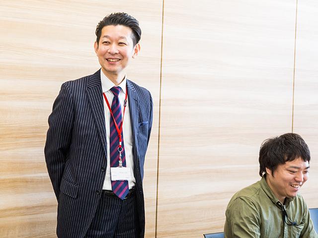 四半期ごとの「キックオフミーティング」では、活躍した社員の表彰や、出し物もあるパーティーで社員間の親睦を深めている。