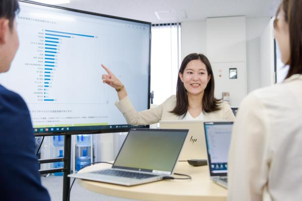 募集している求人：マーケティングリサーチ・コンサルタント候補
