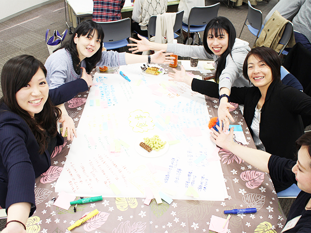 全社員が半期に一度集まり、会社の理念、方向性を確認