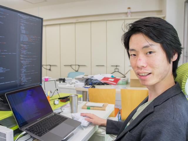 受託開発は一切やらず、最初から自社製品にこだわる同社。最新技術に触れながら、新規サービス企画や開発に取り組んでいただけます。