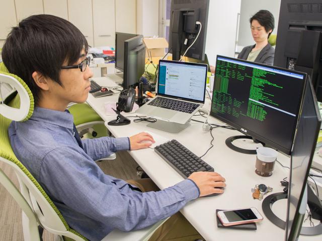 受託開発は一切やらず、最初から自社製品にこだわる同社。最新技術に触れながら、新規サービス企画や開発に取り組んでいただけます。