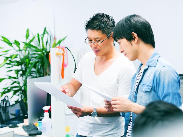 「仕事は全力、仕事以外も全力」のスタイルで極力残業をしないことを徹底している同社。誰もが前向きに仕事に取り組むことができている。