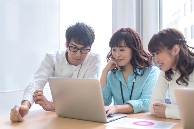 小まめにミーティングを行い、随時情報共有しています。