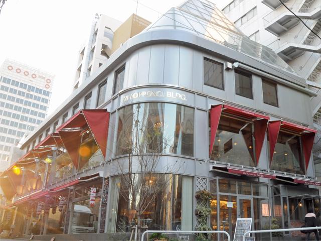 職場は六本木駅徒歩1分！