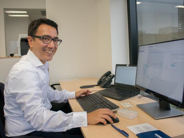 シニアコンサルタントのベルクマン出雲氏は、日本でのセールス活動を担ってきた。