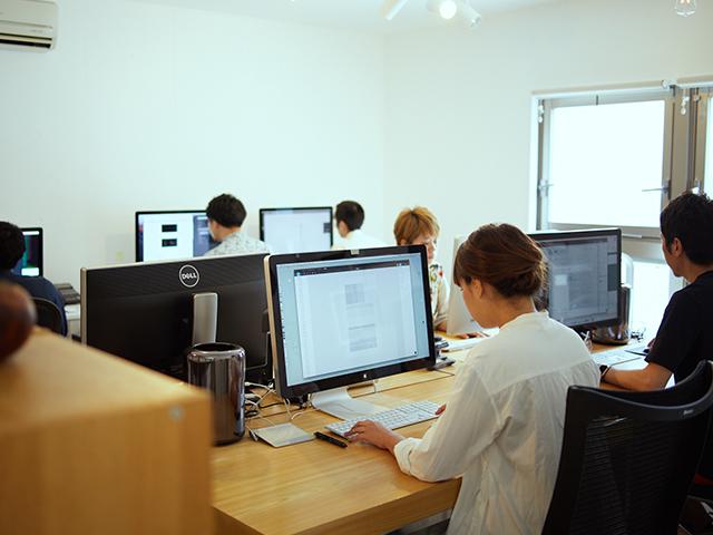 大手プロダクションを渡り歩いてきた経験豊富なメンバーをはじめ、少数精鋭のデザイナー・エンジニアたちが活躍中だ。