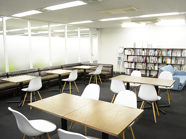 ボーナス以外にも利益は積極的にメンバーに還元！長めの休暇や書籍・勉強会費用の全額補助等、働きやすい会社づくりに余念がない。