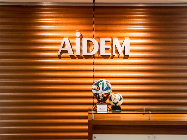 本社は東京・新宿で、大阪に西日本事業本部を置く