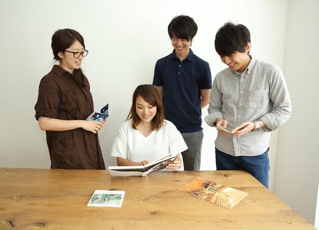 平均年齢は33歳。男女比5：5で、自由な雰囲気で仲間とともに議論しながらサービスを作ってゆくという雰囲気を大切にしている。