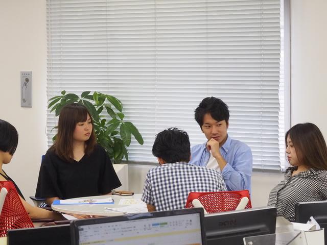 2017年6月に移転した恵比寿の新オフィス。役員から若手まで明るく自由な社風がグループの特徴。