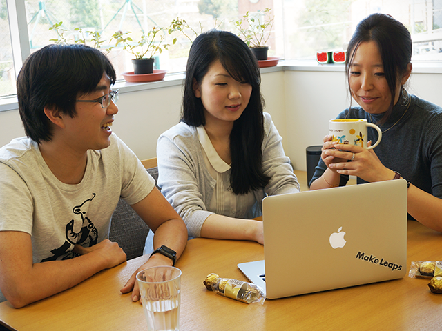 MTGの様子。堅すぎず、フラットで働きやすい環境が魅力。