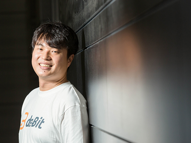 代表取締役社長　山田 賢氏
株式会社サイバーエージェントでWebサービスの開発を行い、2014年に同社を設立。