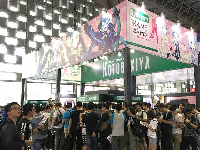中国で開かれた「上海CCG EXPO 2015」のブースには多くのファンが集まった。