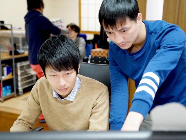 幅広い実績から凄腕の技術者集団のようにも見えるが、入社時には業界未経験だった社員も在籍。未経験者でも成長して結果を出せる体制も想画の強み。