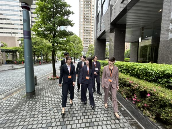 募集している求人：【名古屋/営業】教育ICT自社製品◇年休125日/福利厚生◎
