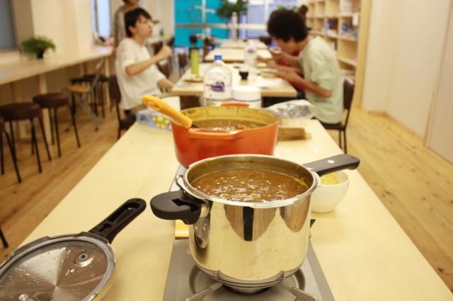 カレーパーティなどの社内イベントもときおり行われています。