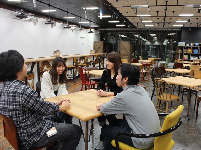 雑談から思わぬアイディアが飛び出すときも…