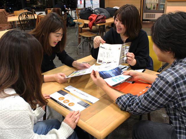 企画会議は、みんなの意見をだしあって