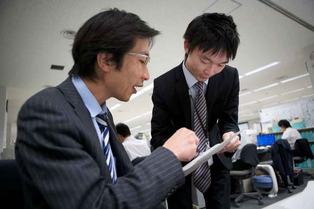 岡山本社のシステム室では、Webの技術的サポートを行う