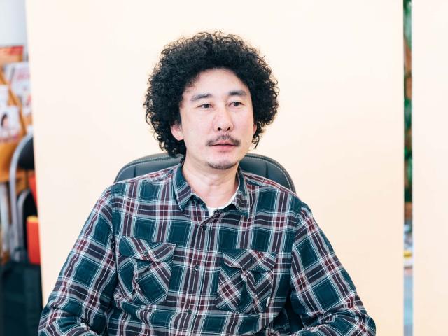 代表取締役　秋山 愼滋氏
「利益追求型」のビジネススタイルを実践し、同社の成長を牽引する。