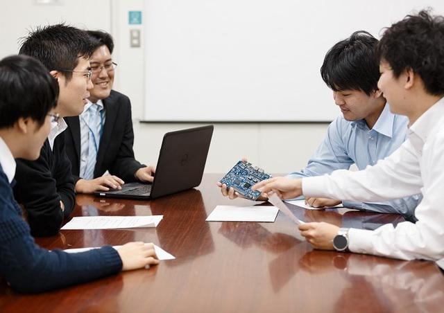 毎年新年会ではグル―プ会社も合同で行い、様々なイベントで盛り上がります。