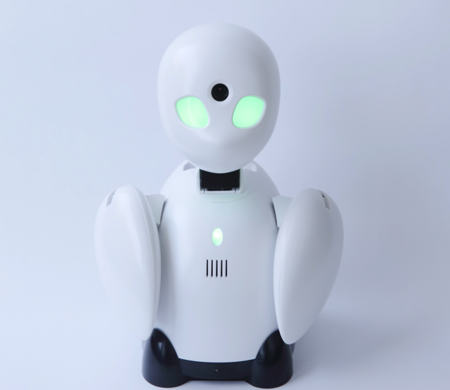 コミュニケーション分身ロボット『OriHime（オリヒメ）』は2019年以降にはいくつかの自治体の学校で導入されることも決まっているという。