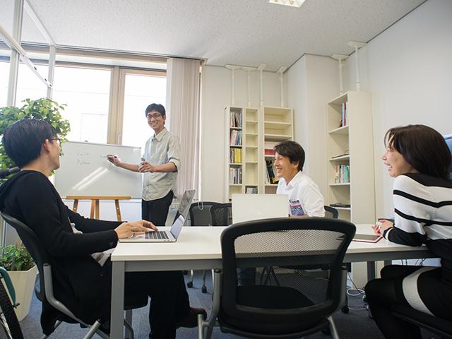 現在は少数精鋭の同社だが、今後は更なる拡大を目指して、志を共にする新たな仲間を募集する。