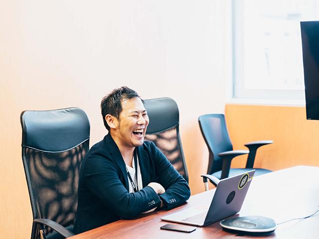 WEBマーケティング事業部 統轄　本田雄一郎氏
笑顔がとても印象的な朗らかな方