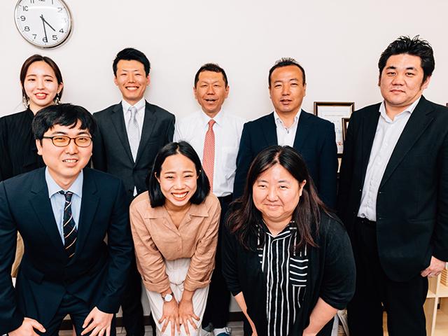 海外のメンバーもおり、様々なバックグラウンドをもったバランスのよい組織。ぜひ一度訪れてみてほしい。