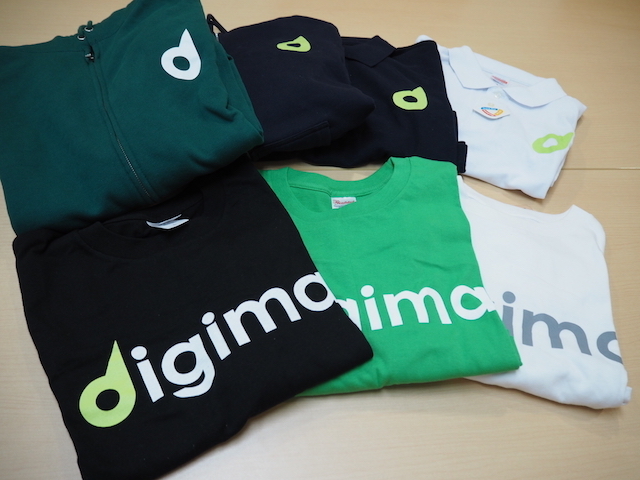T-shirts & hoodies with Digima logo