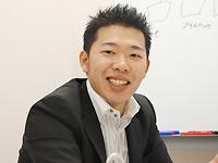 取締役社長　久米本純氏
