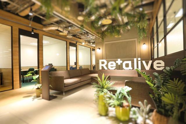 2012年の設立以来、3年で約400社のクライアントを獲得。アーリーステージは倍々ゲームに近い急成長を遂げている。設立2年目に早くも『ベンチャー通信』が選定する「ベストベンチャー100」に選ばれた。今年で5年連続の受賞となる。