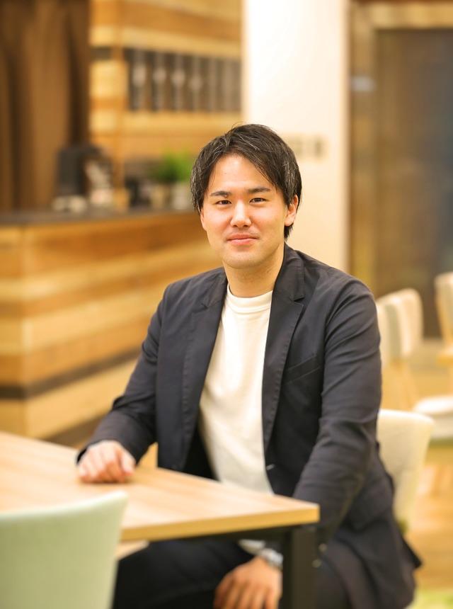 「この“入社3年後のミスマッチ”は、企業体力を蝕み、今後の日本を背負う若き人材の職業人としてのタフさを奪い、ひいてはこの国を弱体化させる元凶であると捉えています」。