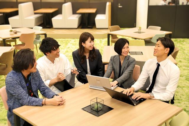 7期目を迎える今年、社員数70名まで急成長を遂げた。ここまで短期間で同じ志の仲間をたくさん集まられたのは社員の人柄とパワー。何ごとも「まず自分でやってみる」というポジティブな姿勢の人材が求められる。