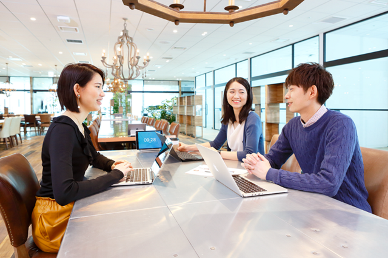 合同会社DMM.com 求人画像1