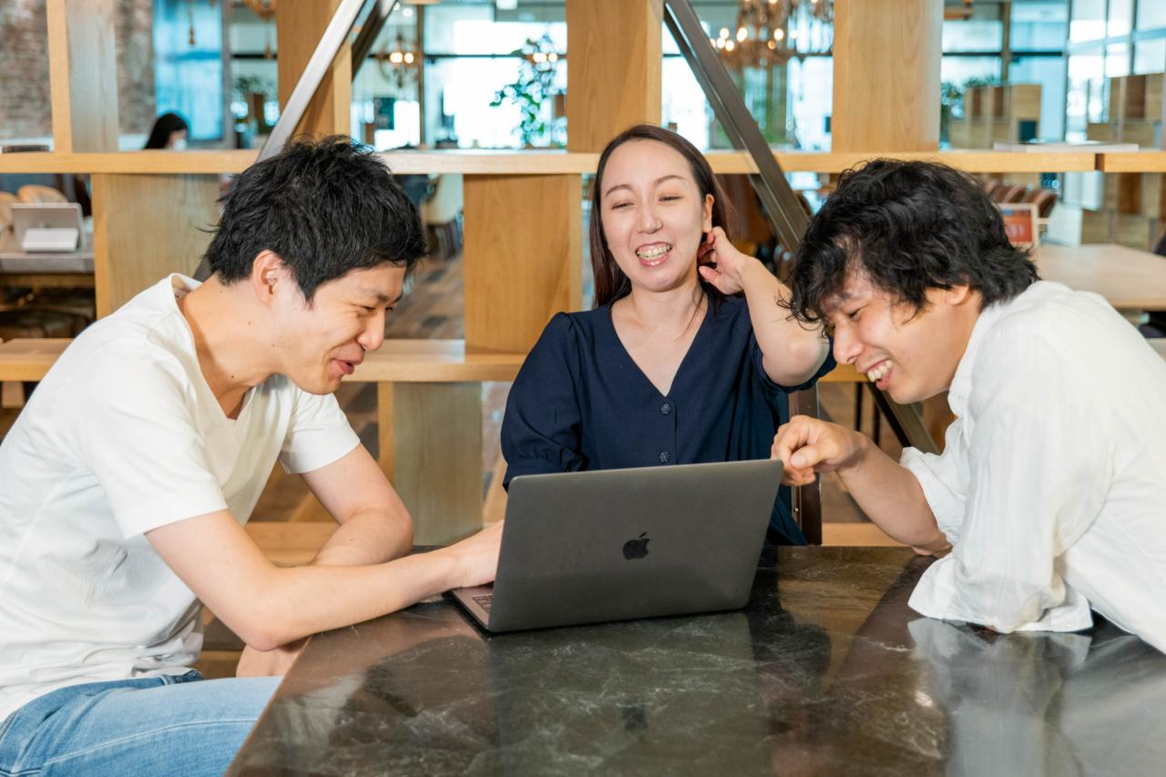 合同会社DMM.com 求人画像1