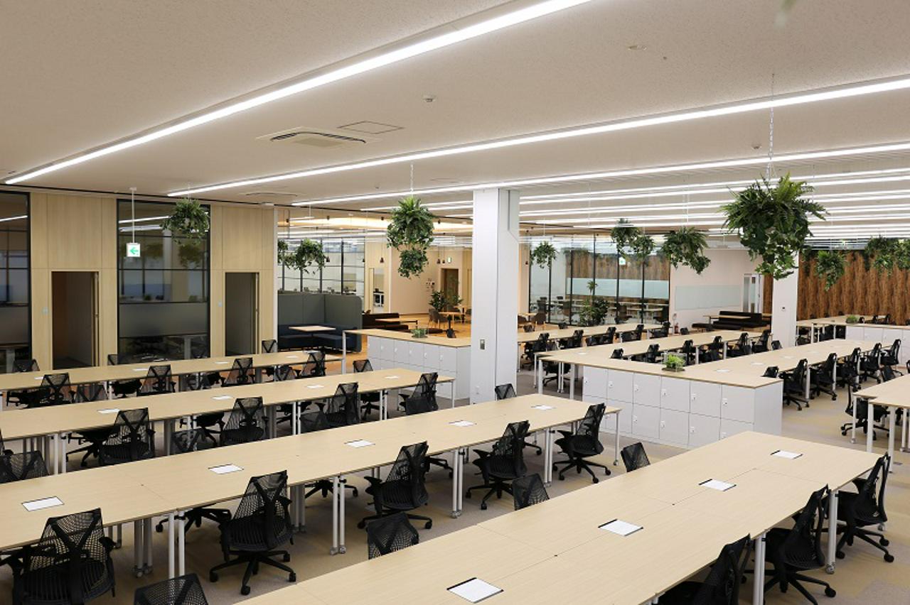 合同会社DMM.com 求人画像1