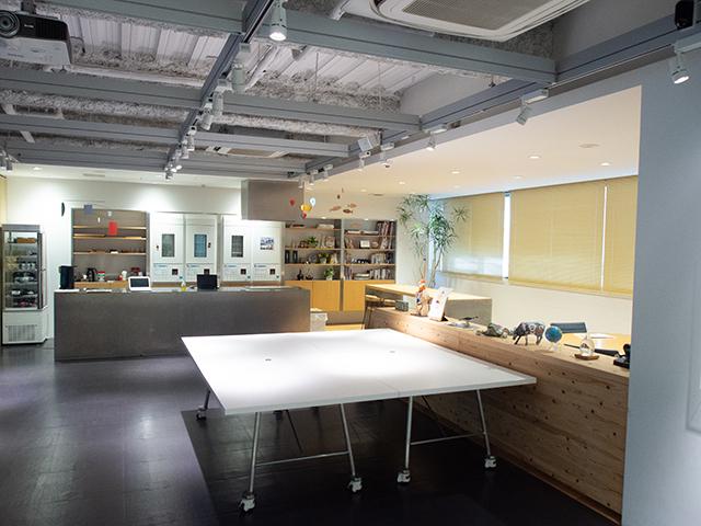 先進的でスマートな空間「mashup studio」も併設。常にクリエイティブに触れられる環境だ。