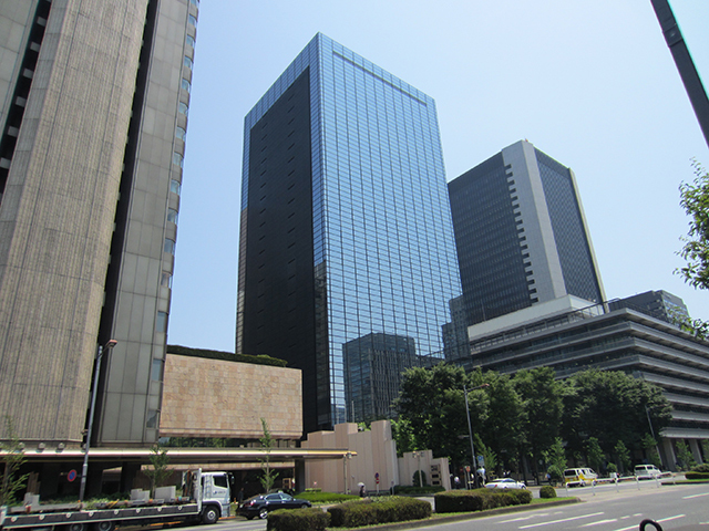 東京・日比谷に本社を構える。2013年設立の比較的新しい会社であるが、自社サービスにより安定した経営基盤を持つのが特長。