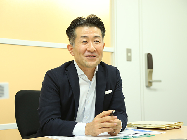 代表取締役社長　野田 和宏氏
日本株の調査・分析に従事する一方、情報部門のマネジメントを兼務。2012年より同社の代表として成長を牽引してきた。